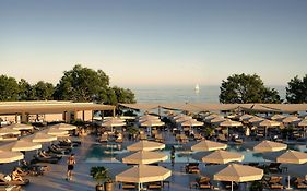 Oya Beach Resort